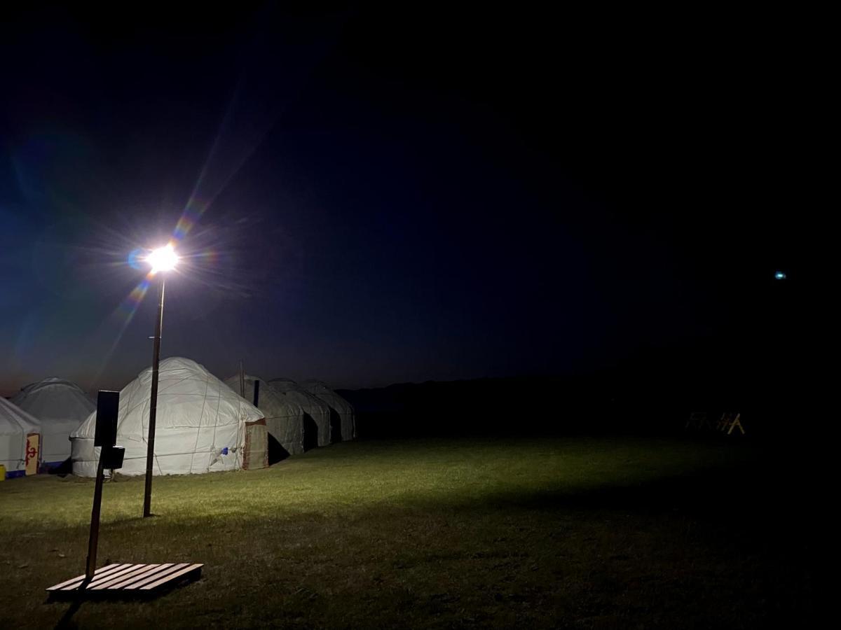 Yurt Camp Ali-Nur at Lake Song-Kol Naryn Exterior photo