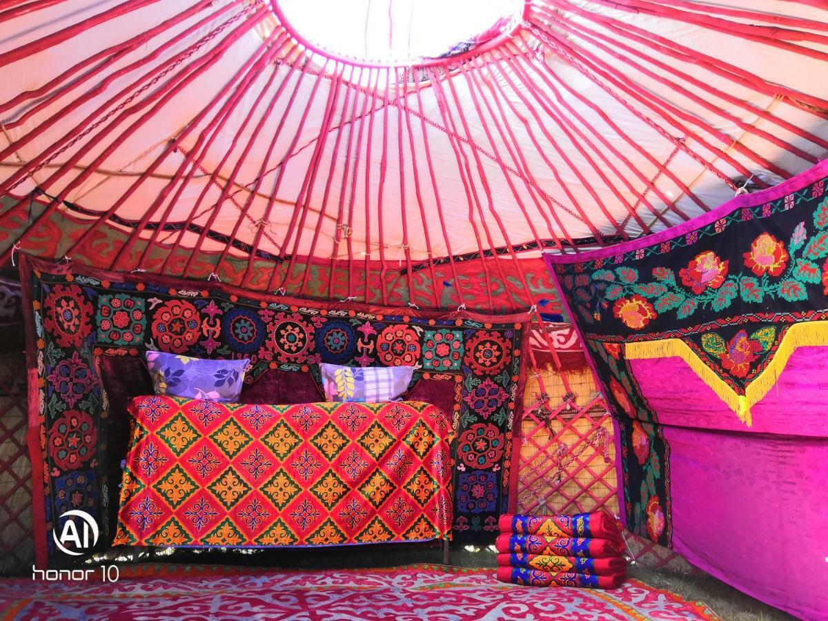 Yurt Camp Ali-Nur at Lake Song-Kol Naryn Exterior photo