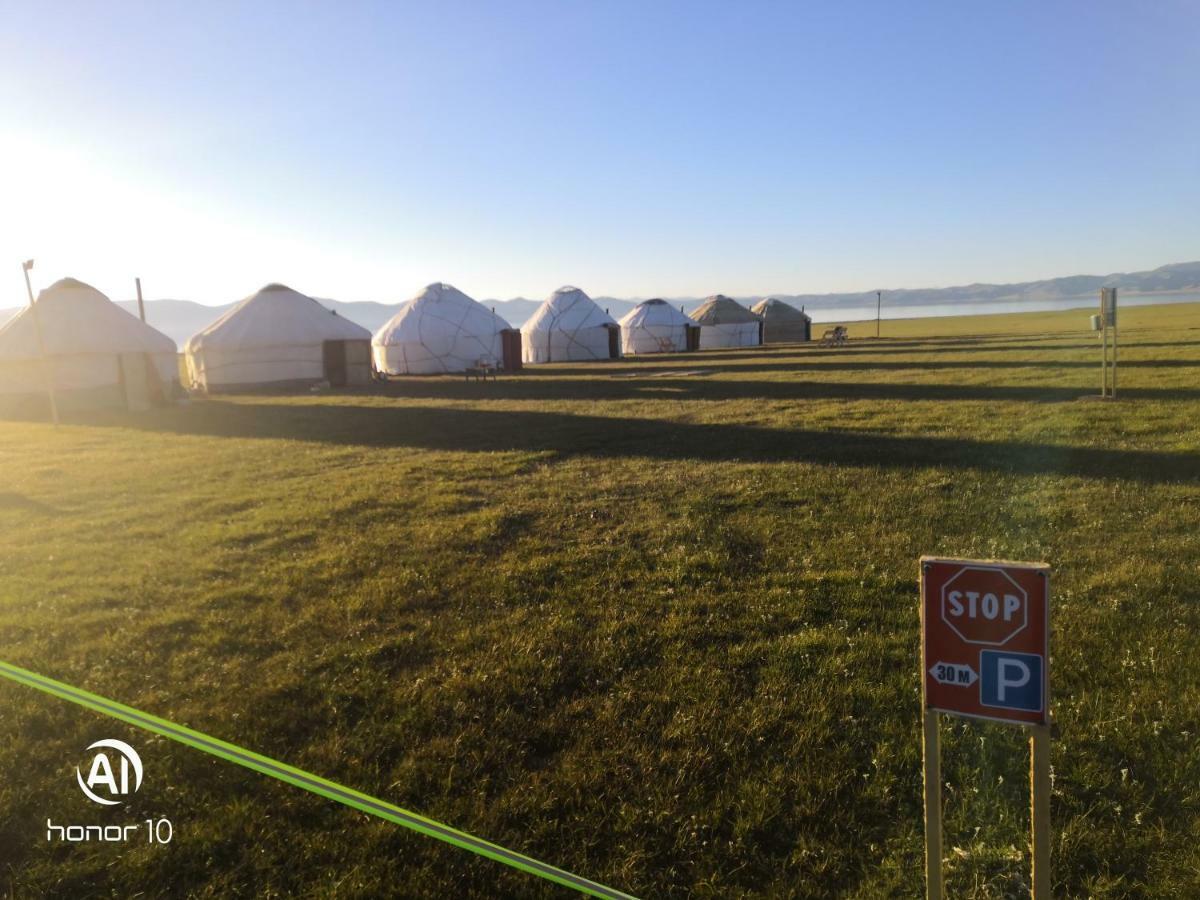 Yurt Camp Ali-Nur at Lake Song-Kol Naryn Exterior photo